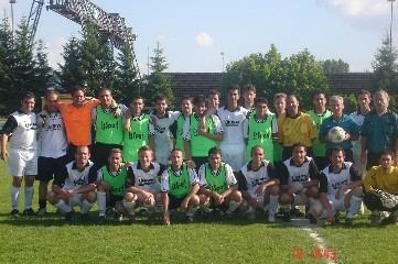 Gruppenbild mehrerer Mannschaften nach dem Turnier